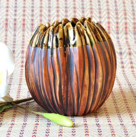 Vase ceramic design eye-catching 10x10cm brown green