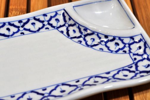Thai ceramic Plate curved with dip bowl 12x22,7x2,5cm