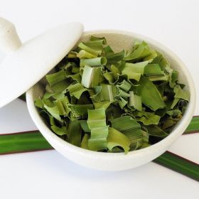 Kräuter Tee Pandanus Blätter grün sanft...