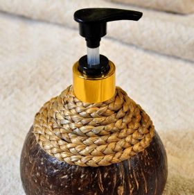 Pumpspender in Kokos und Bast für Massageöle und Cremes