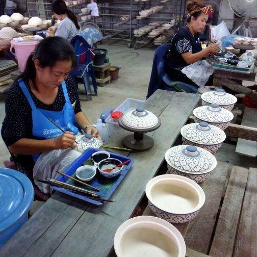 Thai Keramik Teller Bua blau weiß 30x3cm